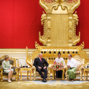 Kongeparet i møte med President Thein Sein. Foto: Heiko Junge / NTB scanpix